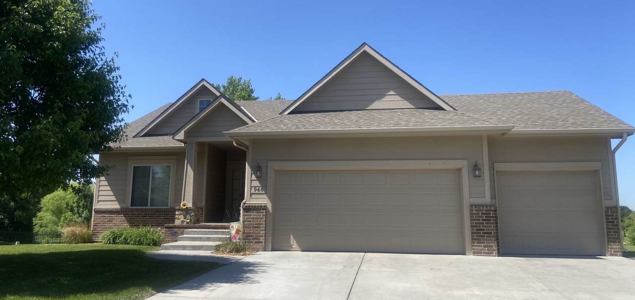 Large Single-Family Home Located in The Preferred Andover School District