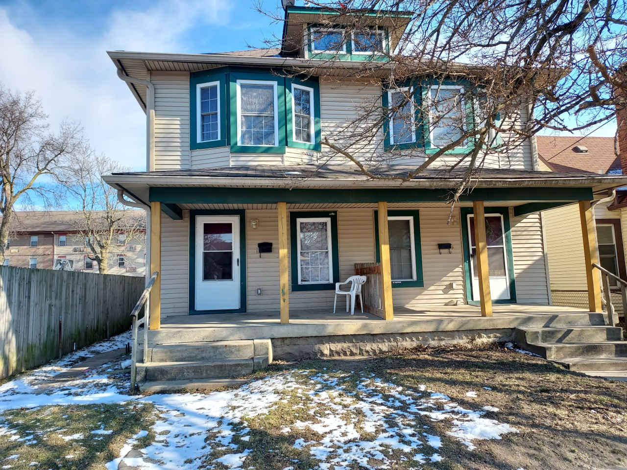 2307 North Kenwood Avenue