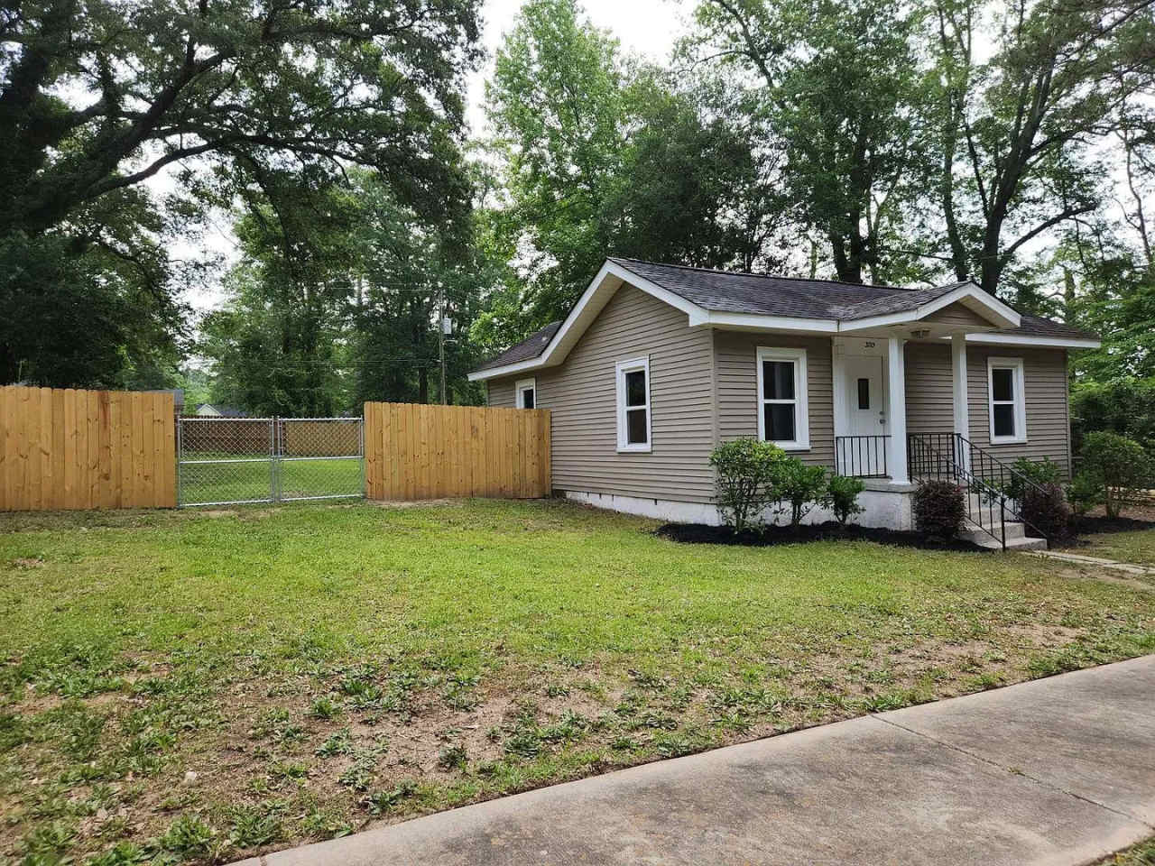 Newly Renovated 3 Bedroom 2 Bath