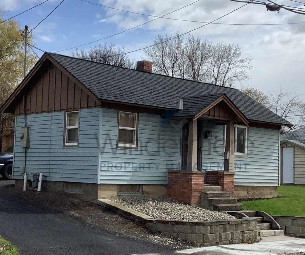 108 N Bellevue *Students Welcome*