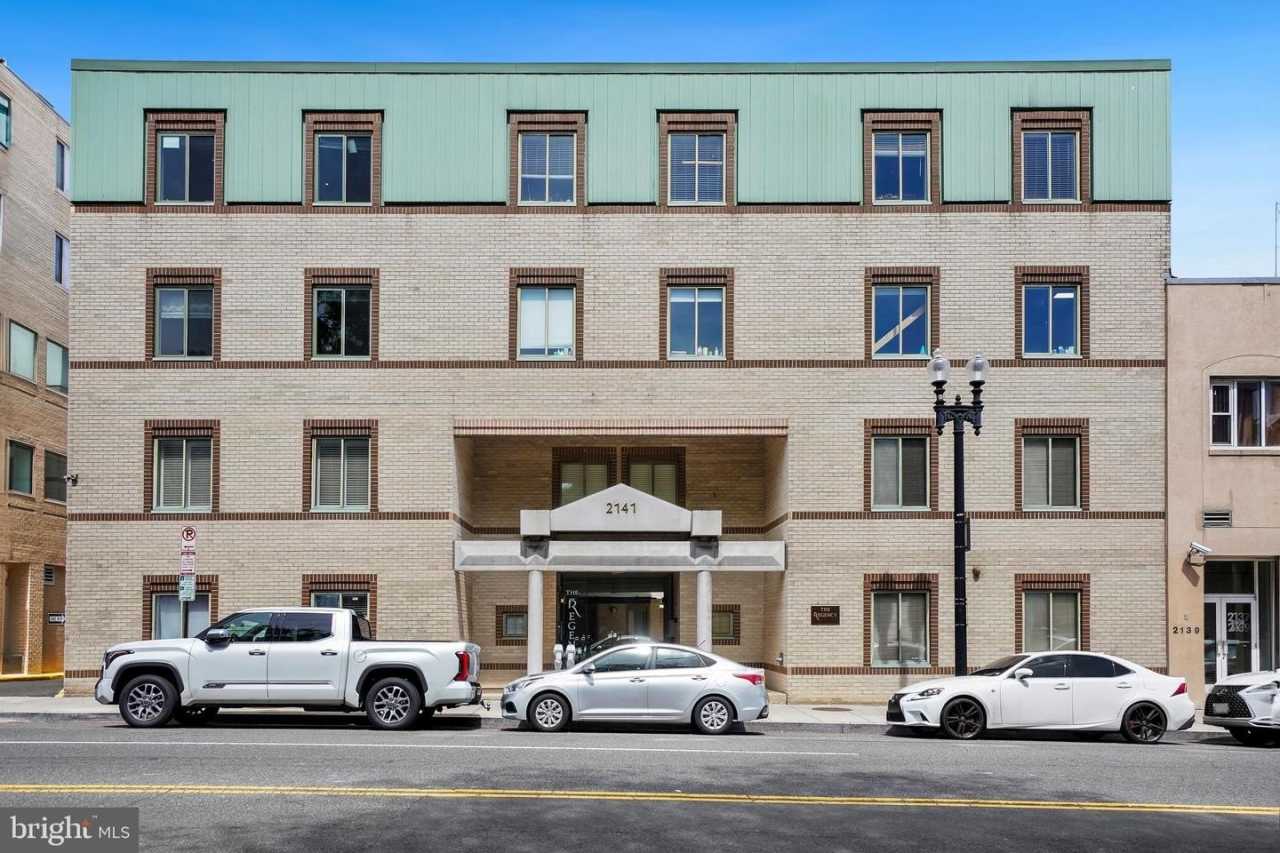 2141 WISCONSIN AVE NW #103