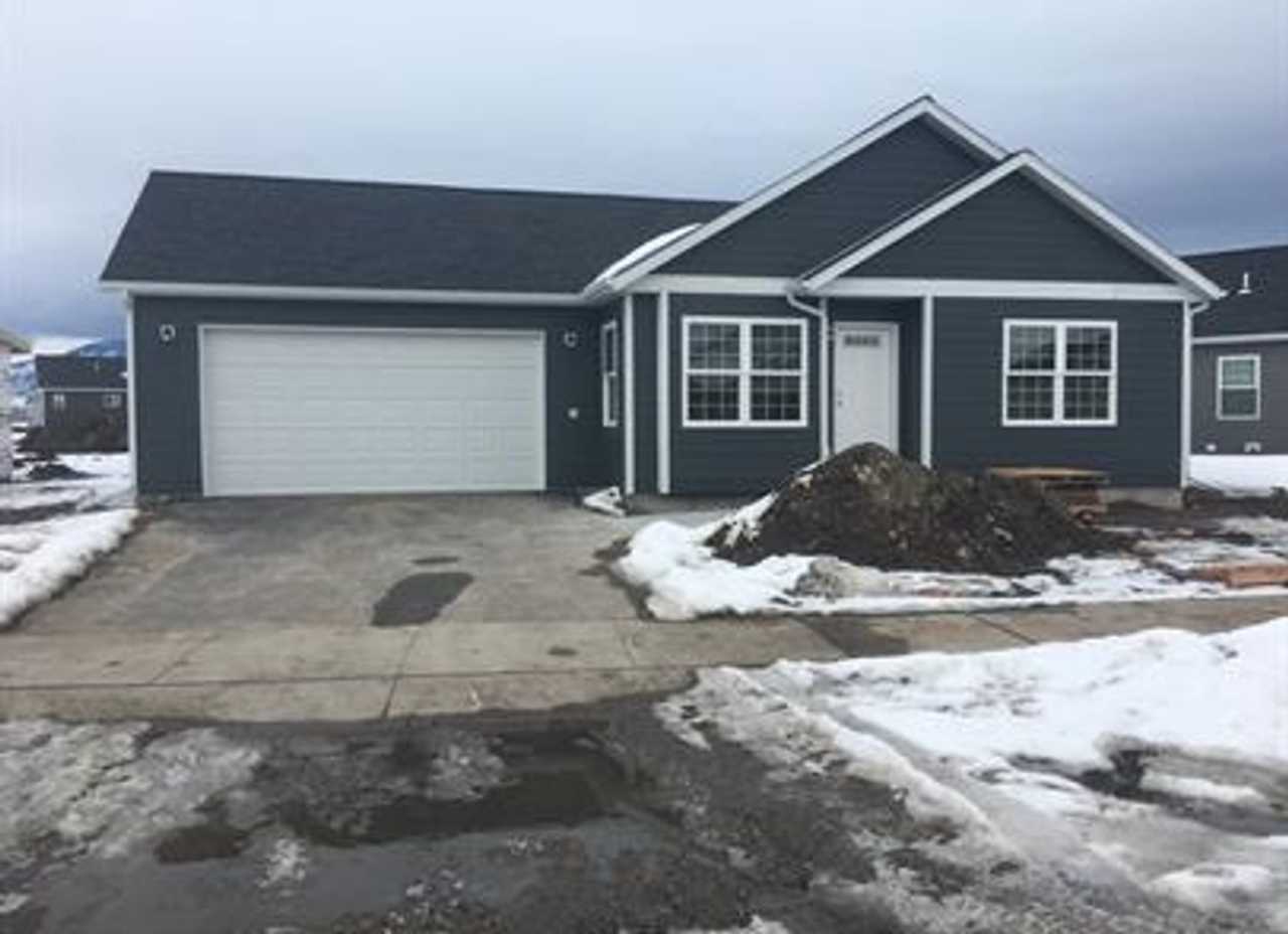 3 Bed 2 Bath House in Meadow Lark Community