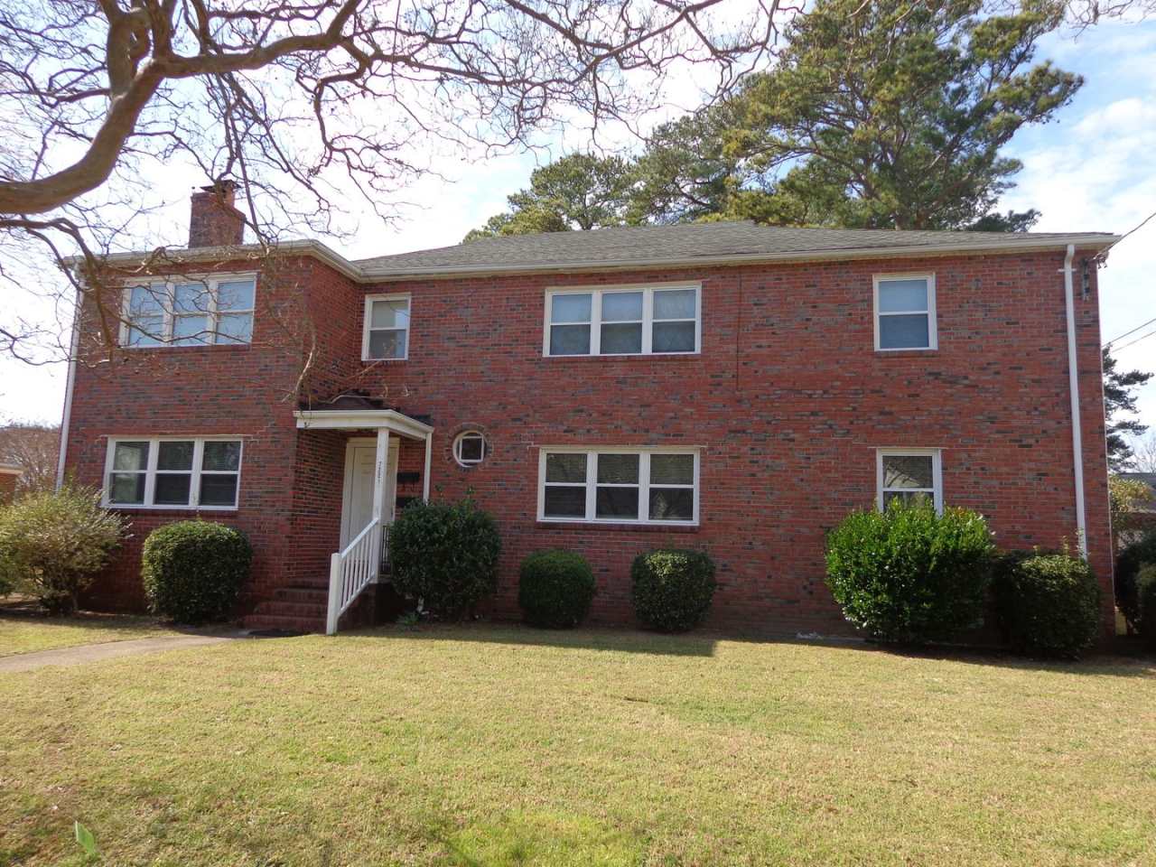 CHELSEA - Large 4 Bedroom, 2 Bathroom Duplex