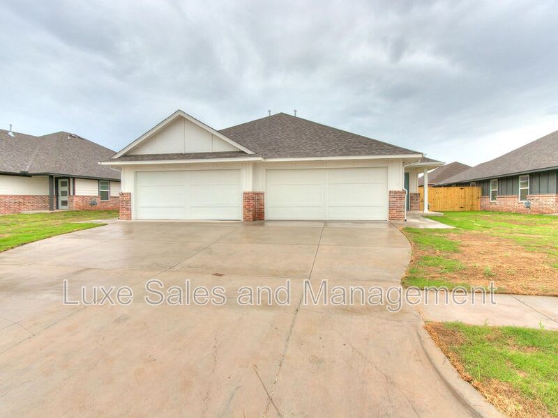 8007 NW 105th Street