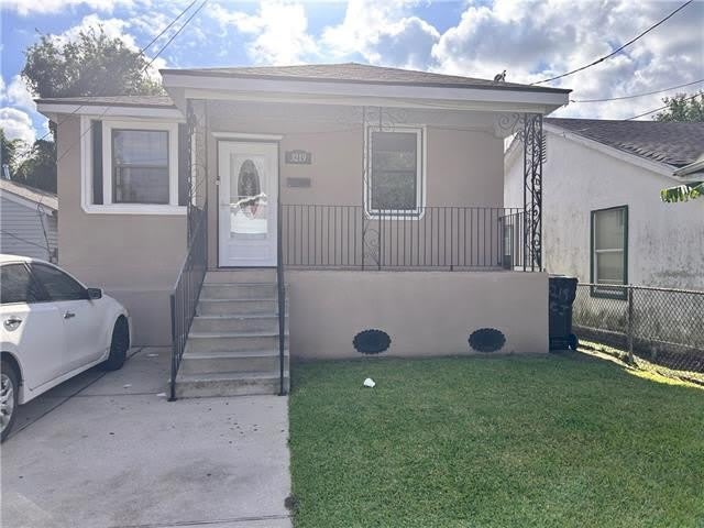 3219 LEONIDAS Street