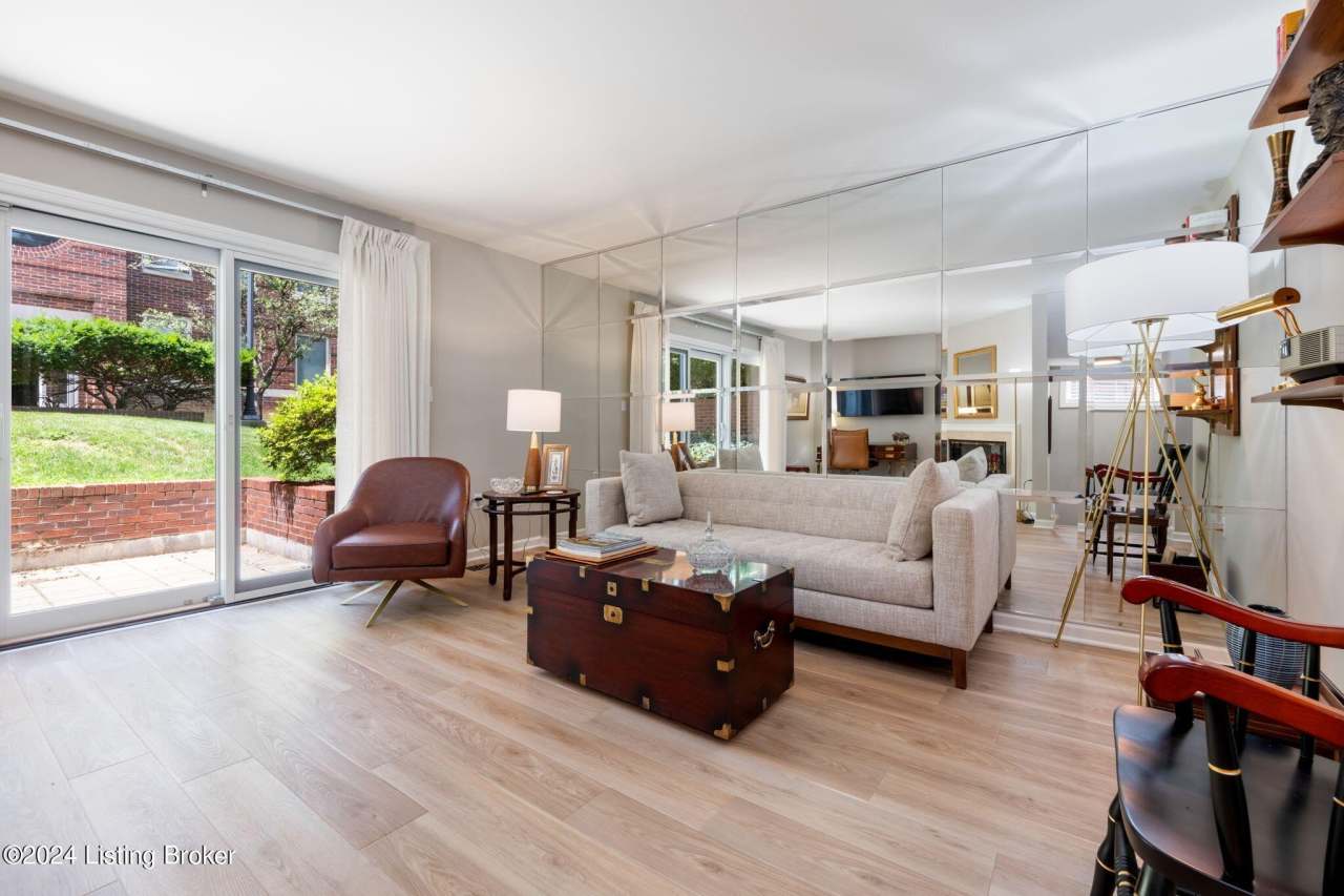 638 S 2nd St unit: 1