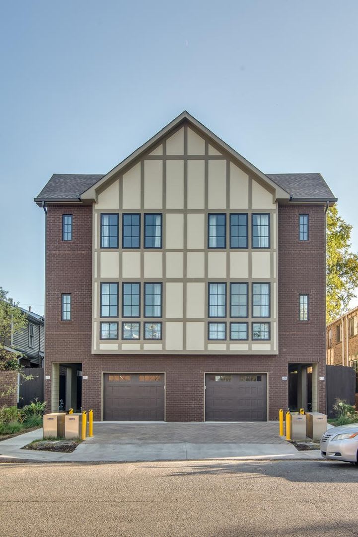 Beautifully appointed 3-bedroom furnished townhome in sought-after Hillsboro Village!