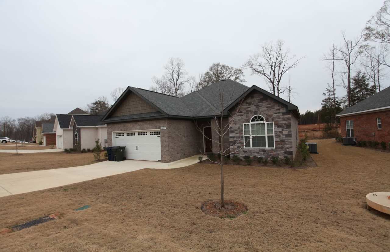 3bed/2bath Residential House Available Soon!