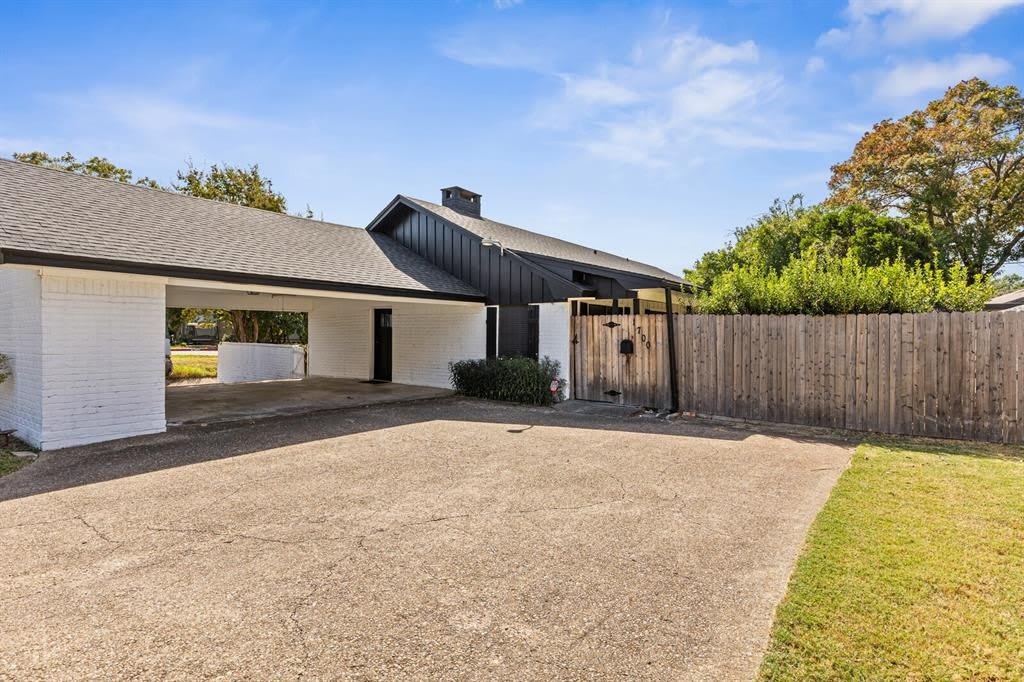 1700 Laurel Lake Drive