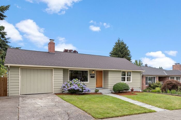 4821 43rd Avenue South