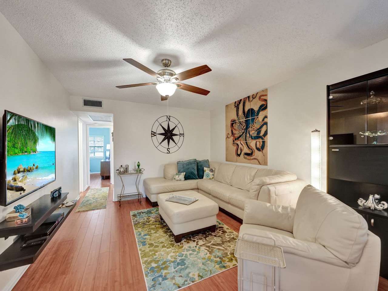 Beautiful fully furnished 2 bedroom 1.5 bath.