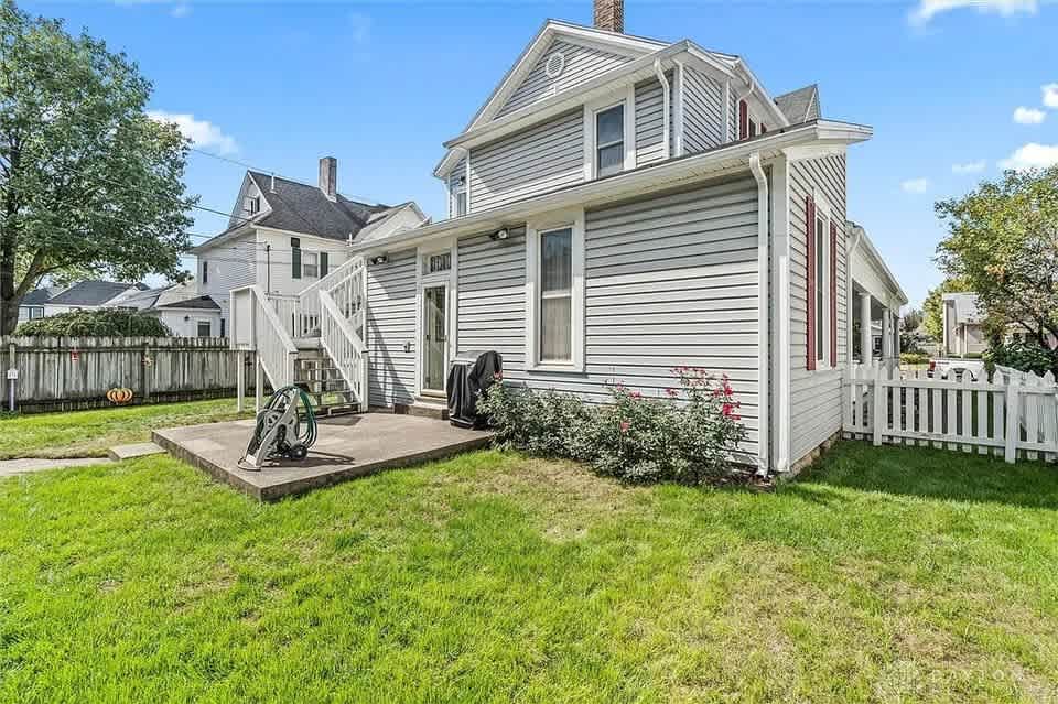 325 South Plum Street