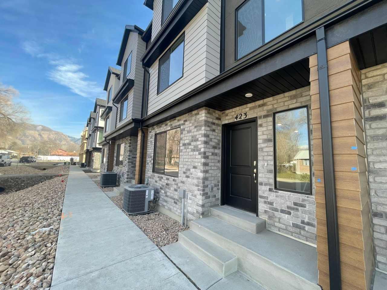 Brand New 4-Bed/3 Bath Town Home