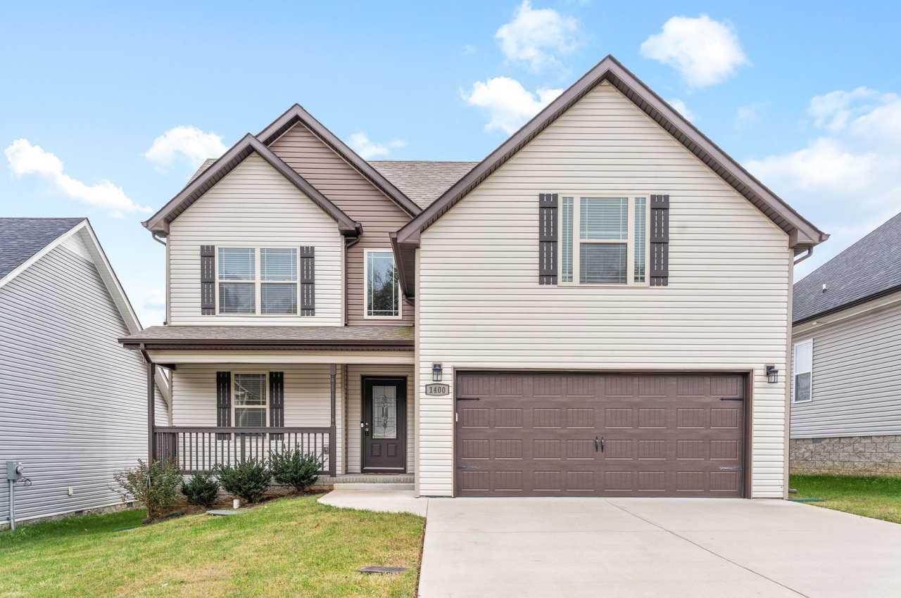 Pet Friendly Three Bedroom with Bonus!