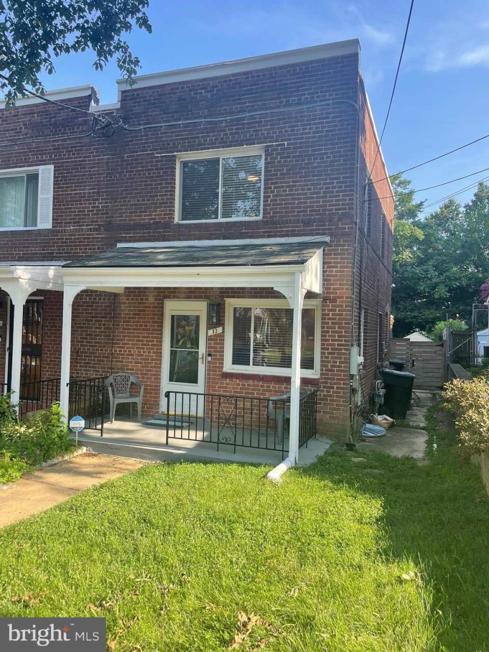 32 UNDERWOOD PLACE NW