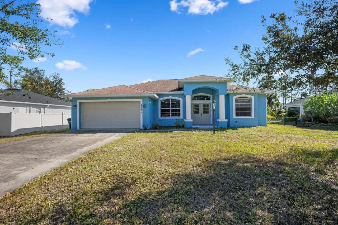 Living Large at a Beautiful 3/2 in Northport