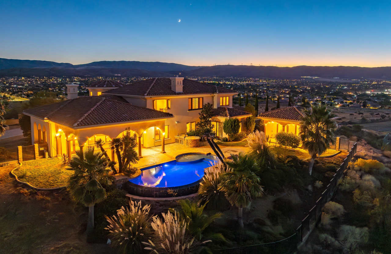 3803 Camino Hermanos