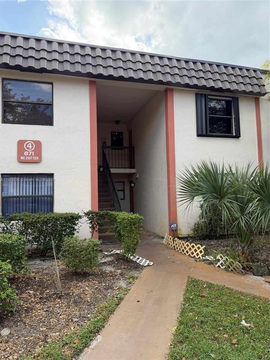 871 NE 207th Ter