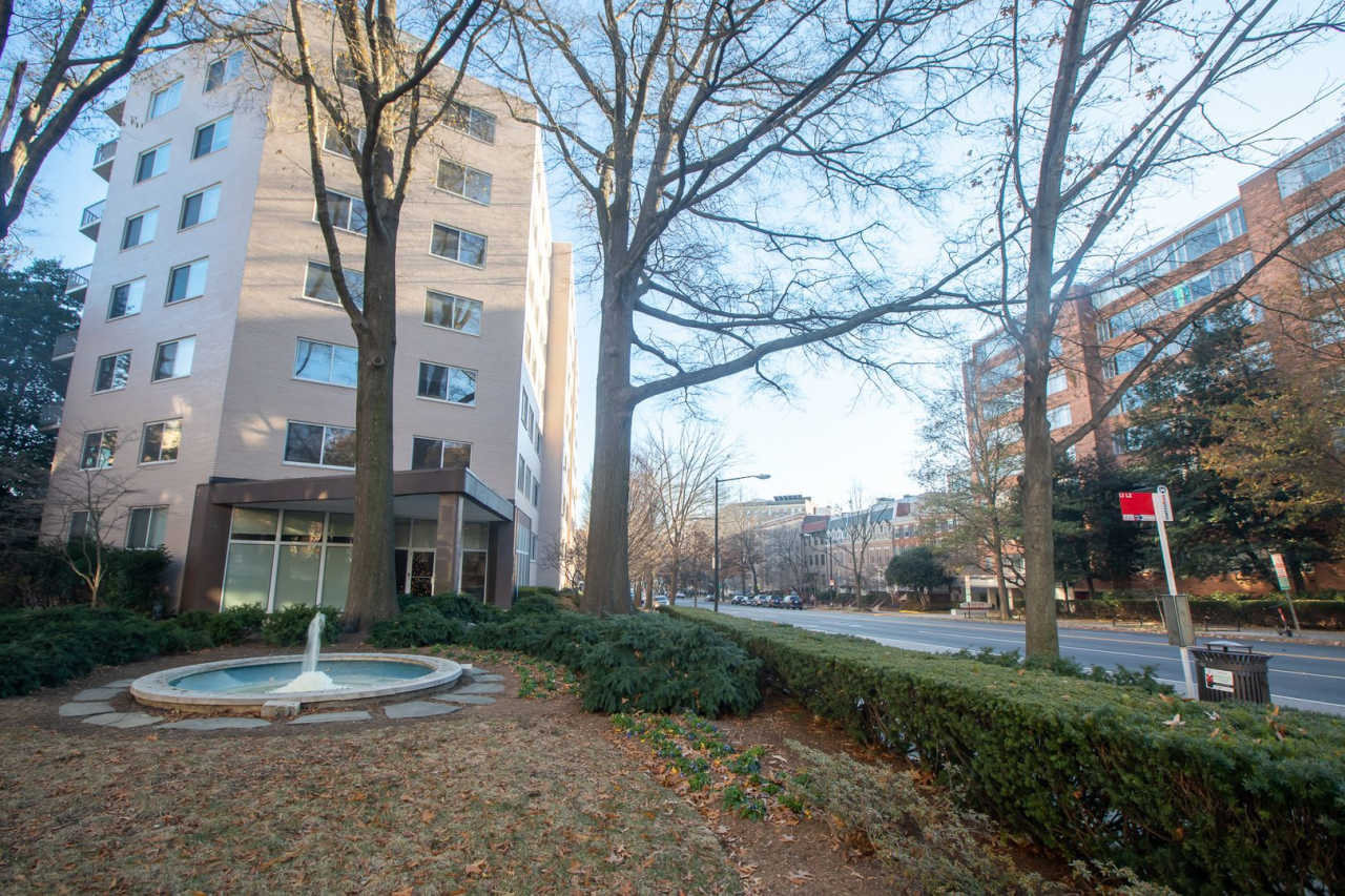 Lovely Studio Unit with 1 BA Condo in Woodley Park!