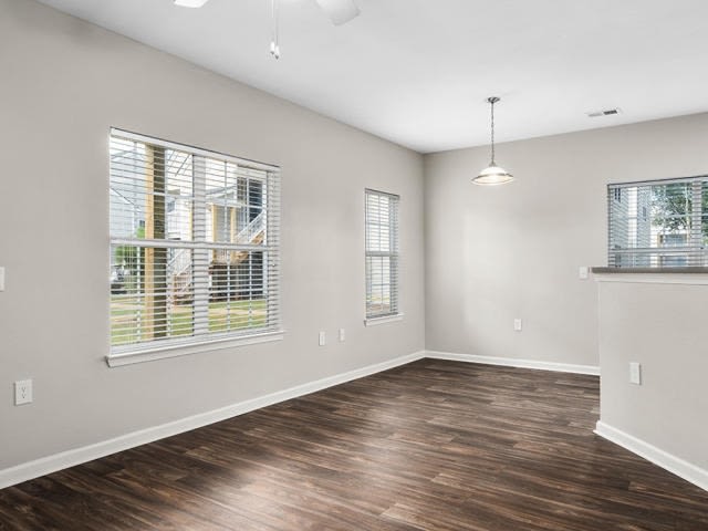 2100 Maple Village Ct Unit D21