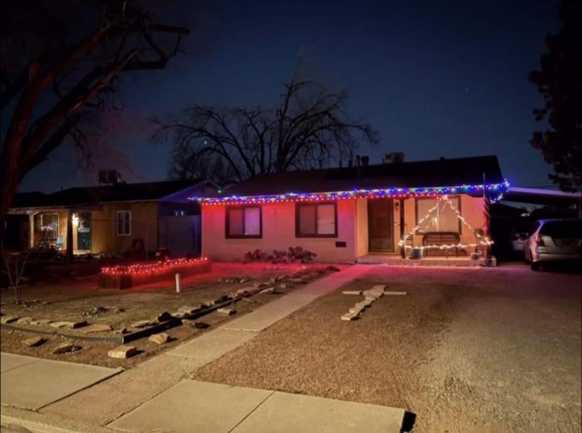 825 Palomas Drive SE