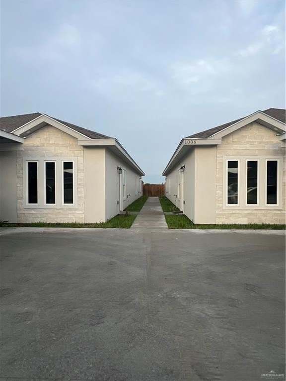 1006 N Clarence Avenue