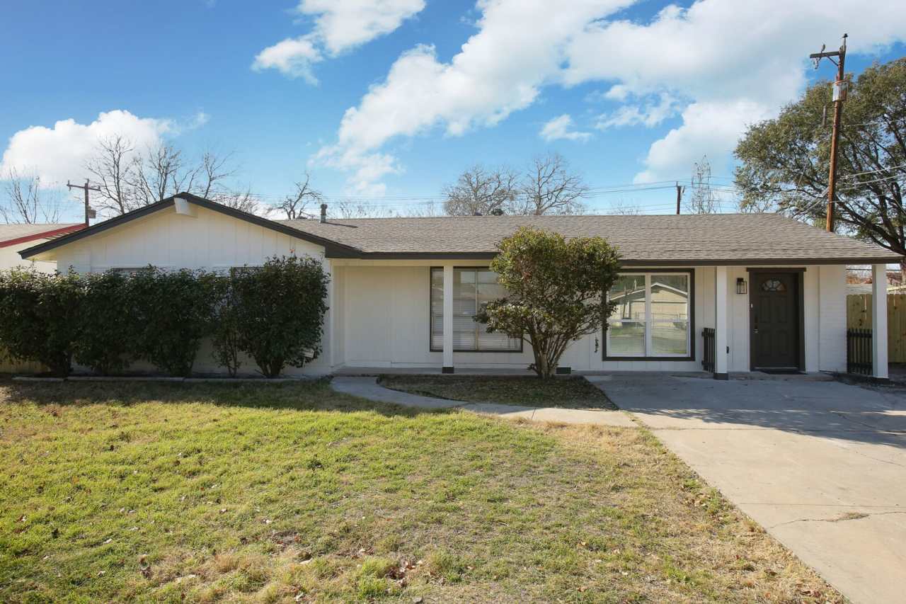 RENOVATED 4-BEDROOM HOME IN KIRBY