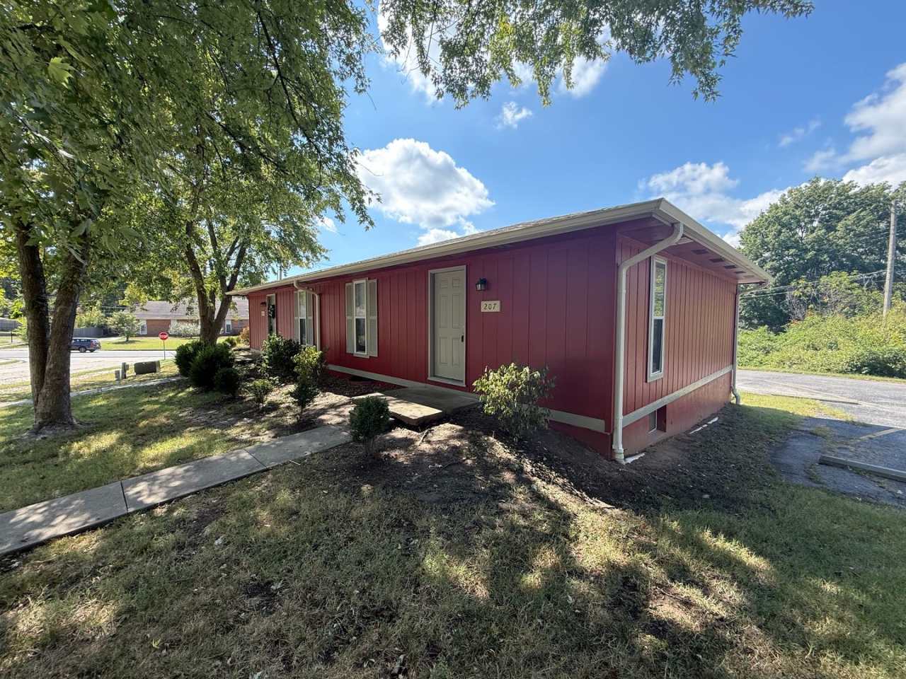 Stonegate Complex -- Fully Furnished and Utilities Included!