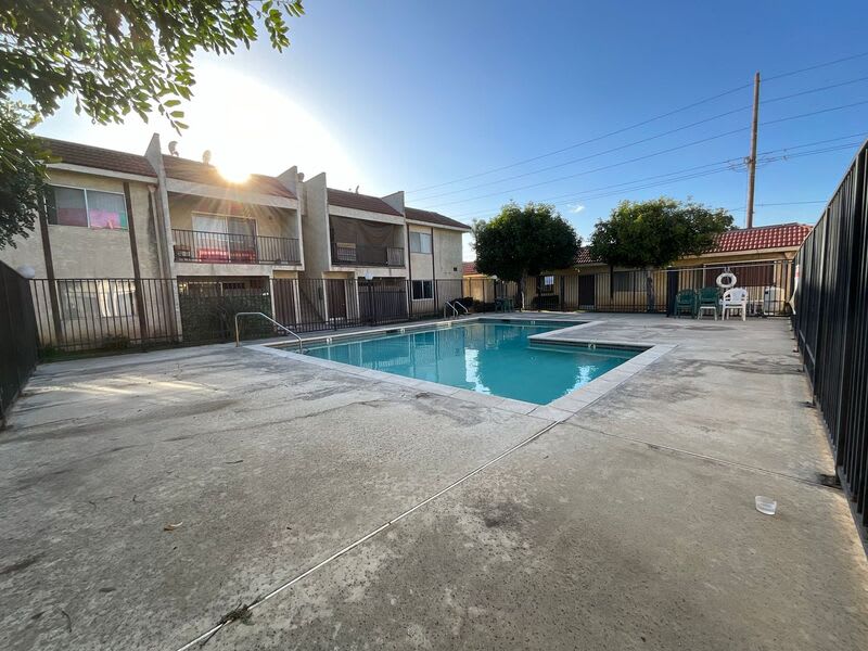 1520 N California Ave