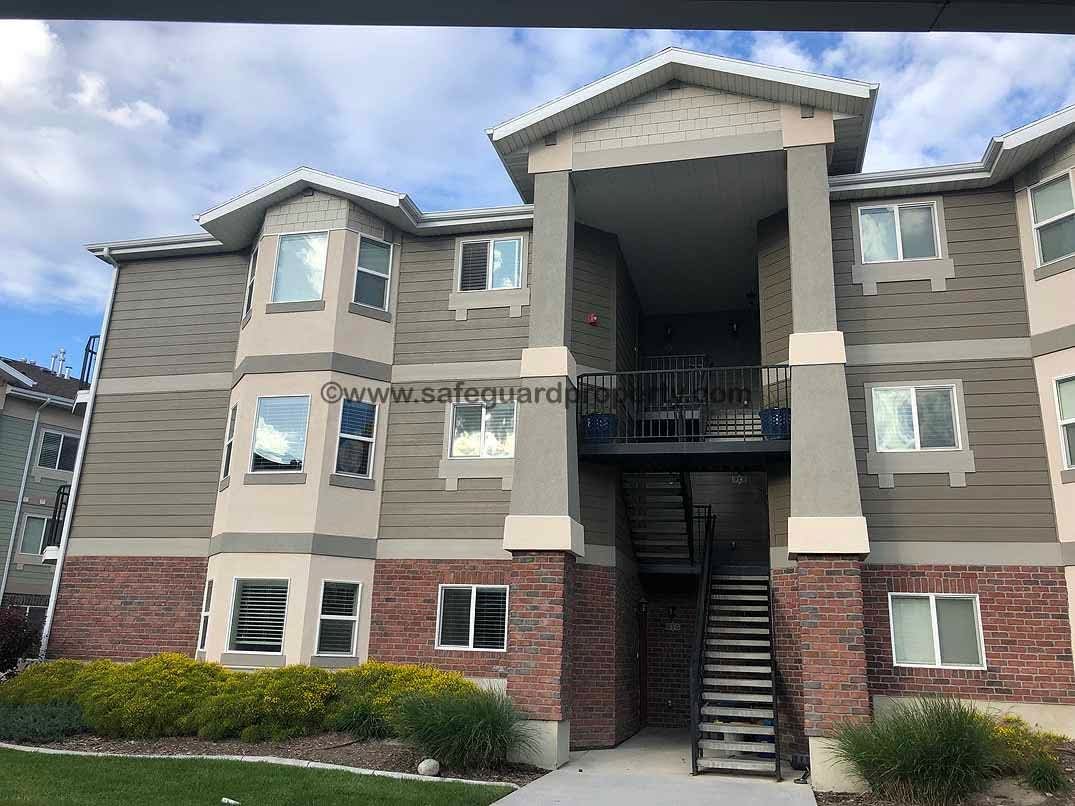 Relaxing Ground Floor Living in Sandy - 3 Bed, 2 Bath Condo!
