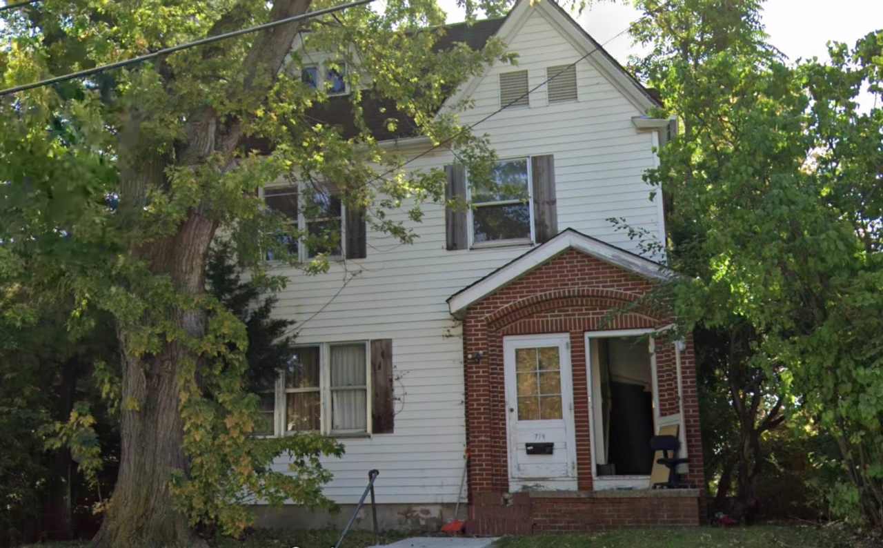 RENT SUX - 712-714 22ND ST