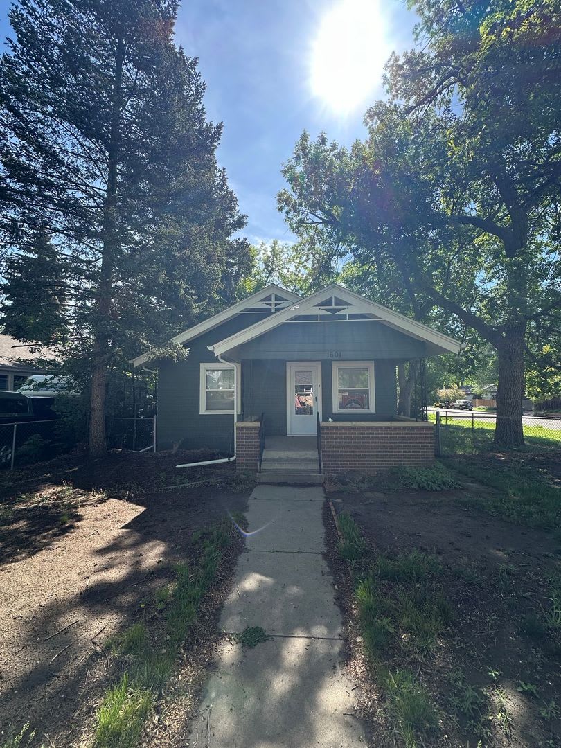 $1919 | 2BR/1BA | Cute Dog Friendly Home near Patty Jewett Golf Course