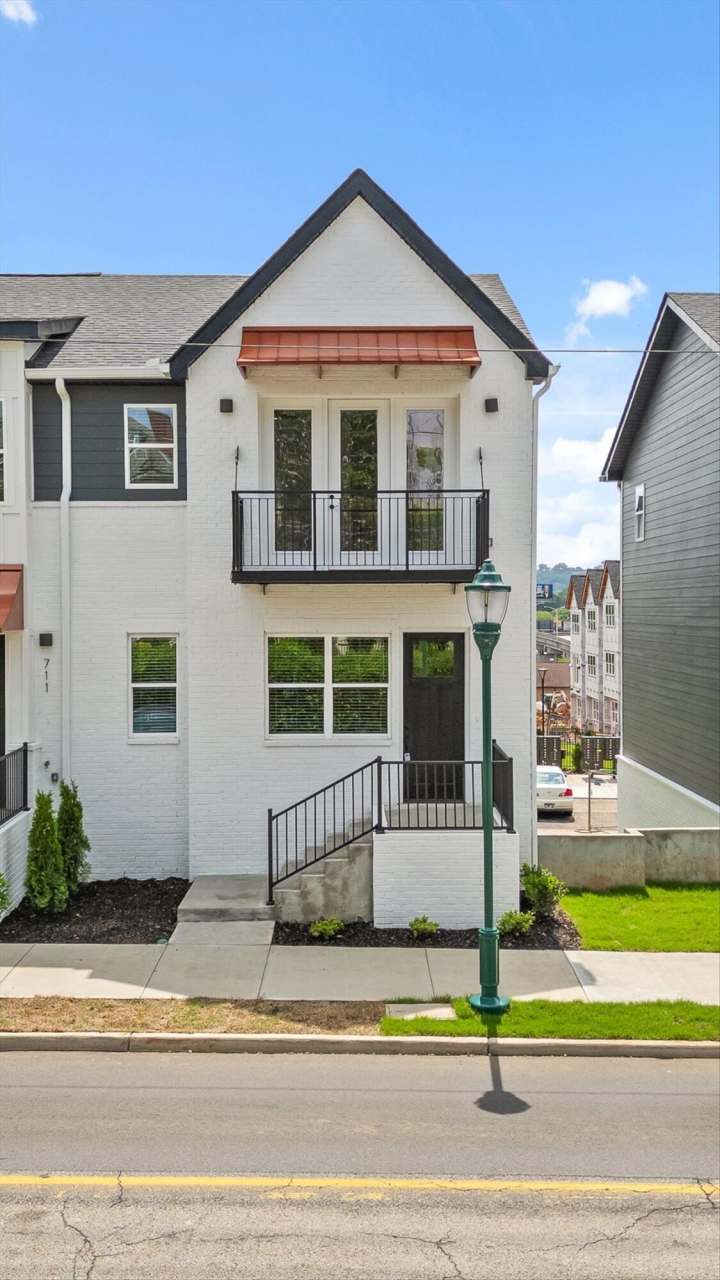 715 Bespoke Way