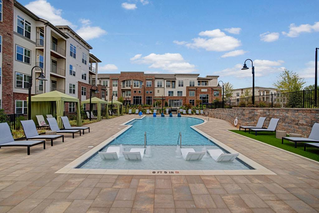 Apartments @ Eleven240
