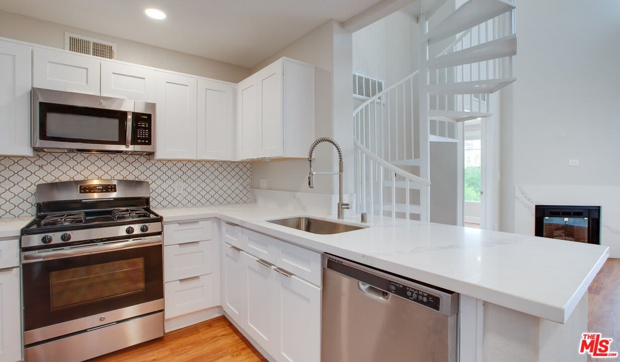 5551 W 6th St unit: 3-415