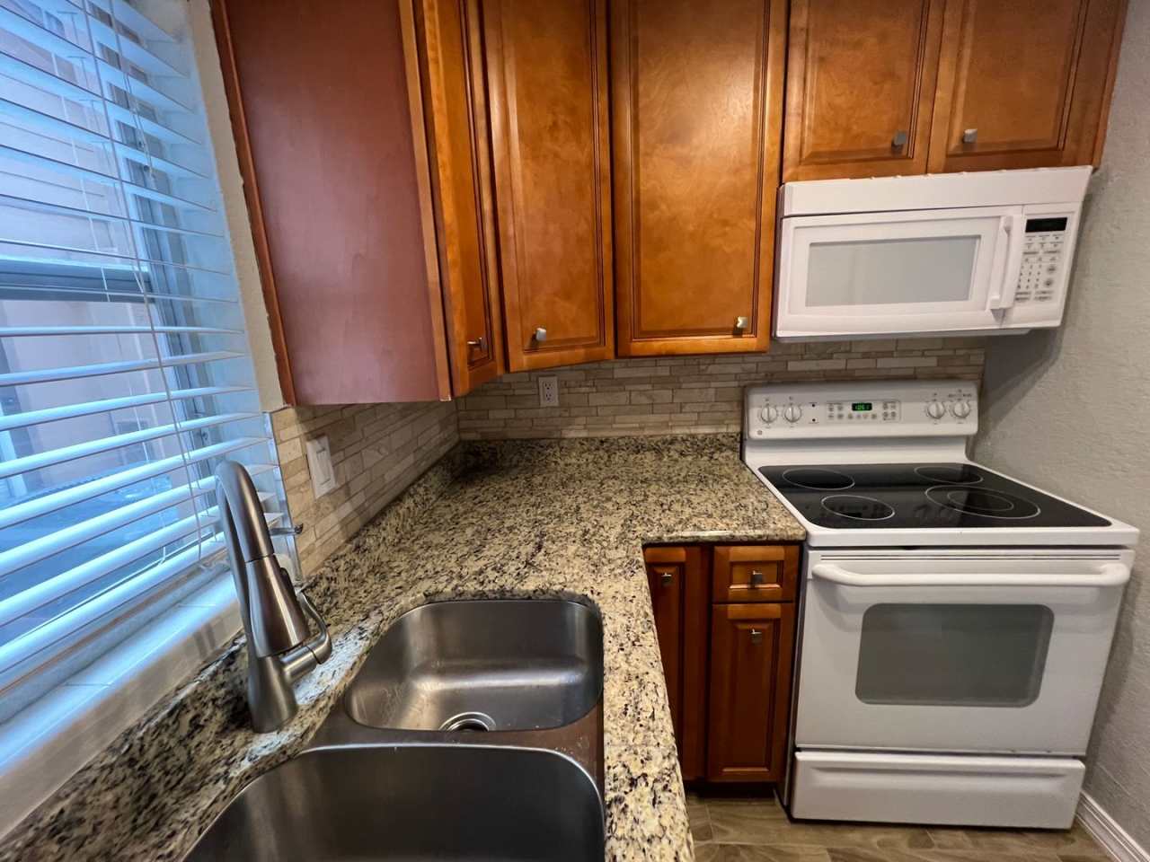 1 Bedroom 1 Bathroom Lake Katherine Village Condo Available Now !!!