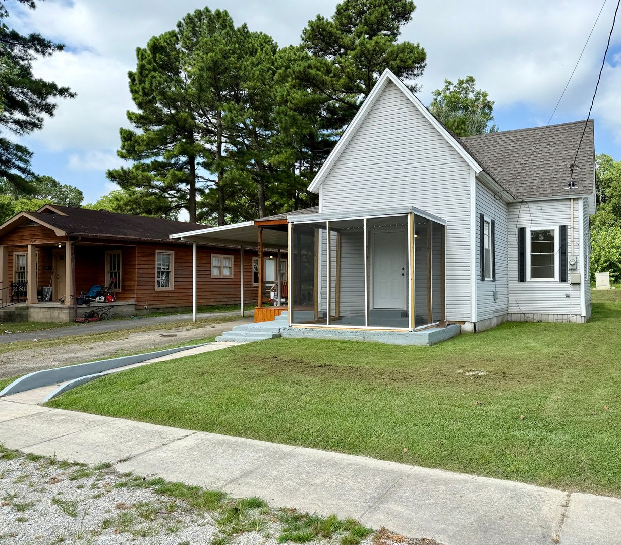 Fully Remodeled 3 Bedroom/1 Bathroom Home in Paragould AR - $1370/month
