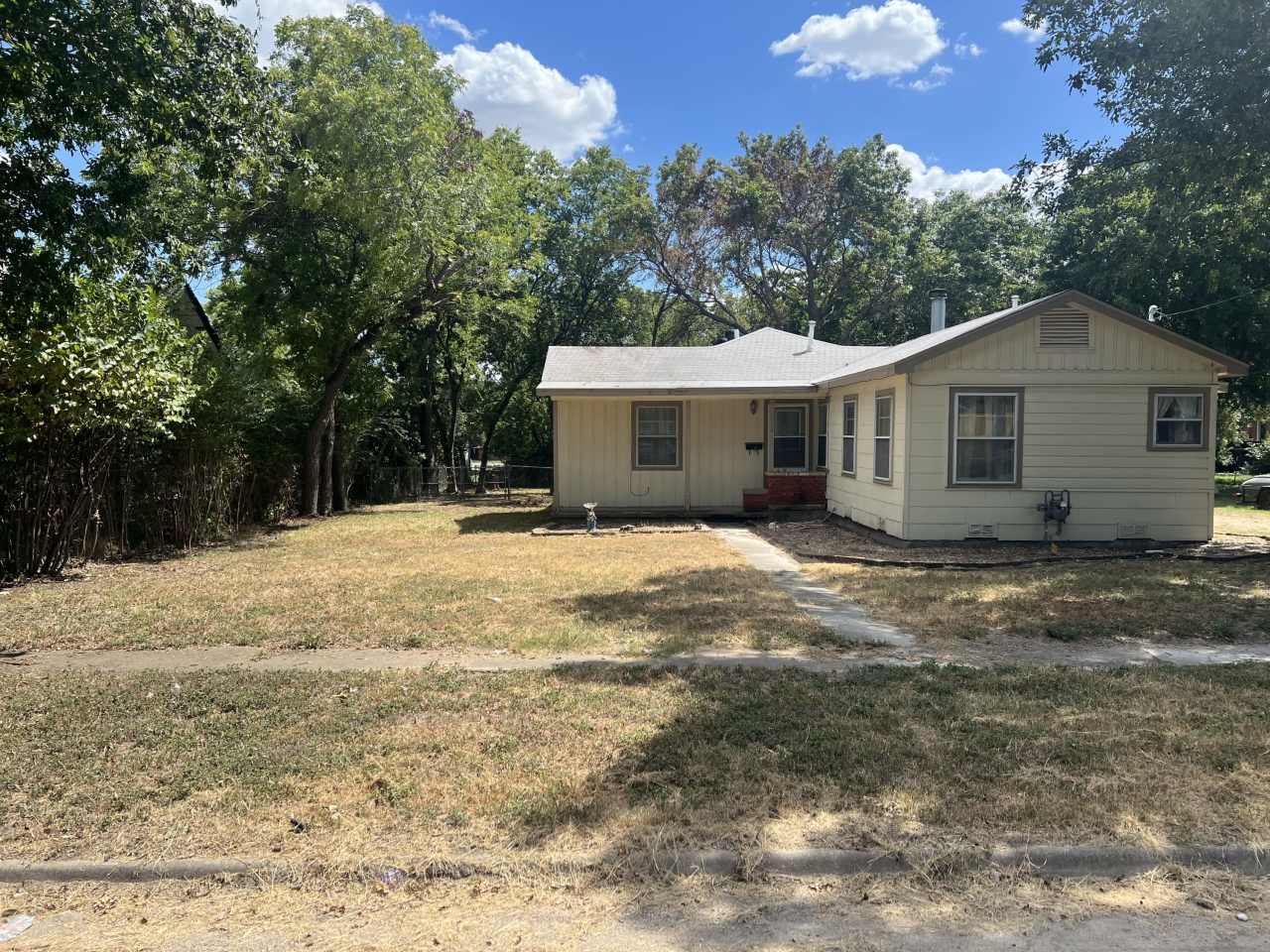 920 East Walnut Street