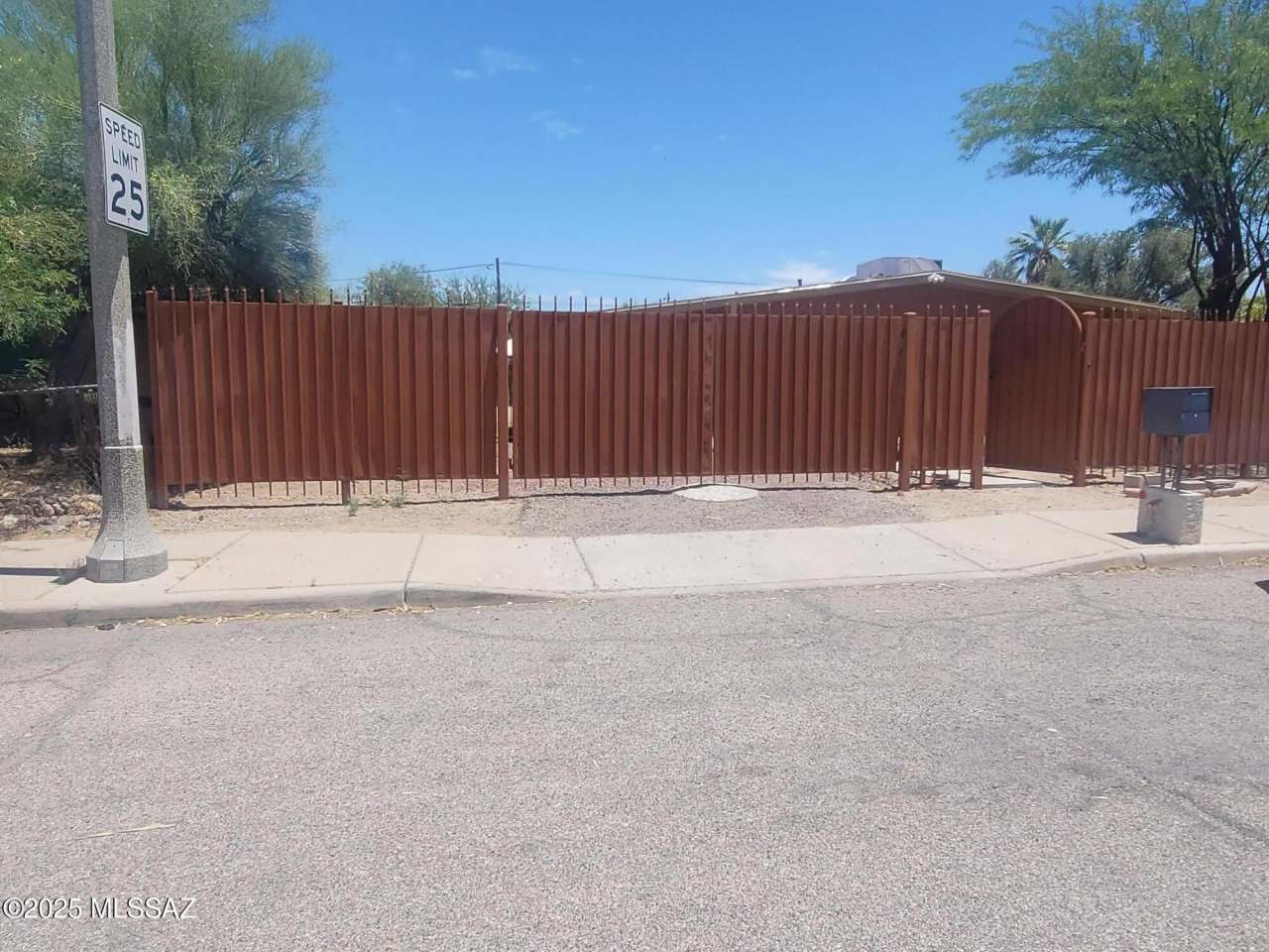 702 N Silverbell Road