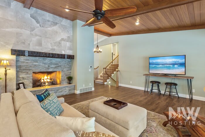 10101 North Pines Road