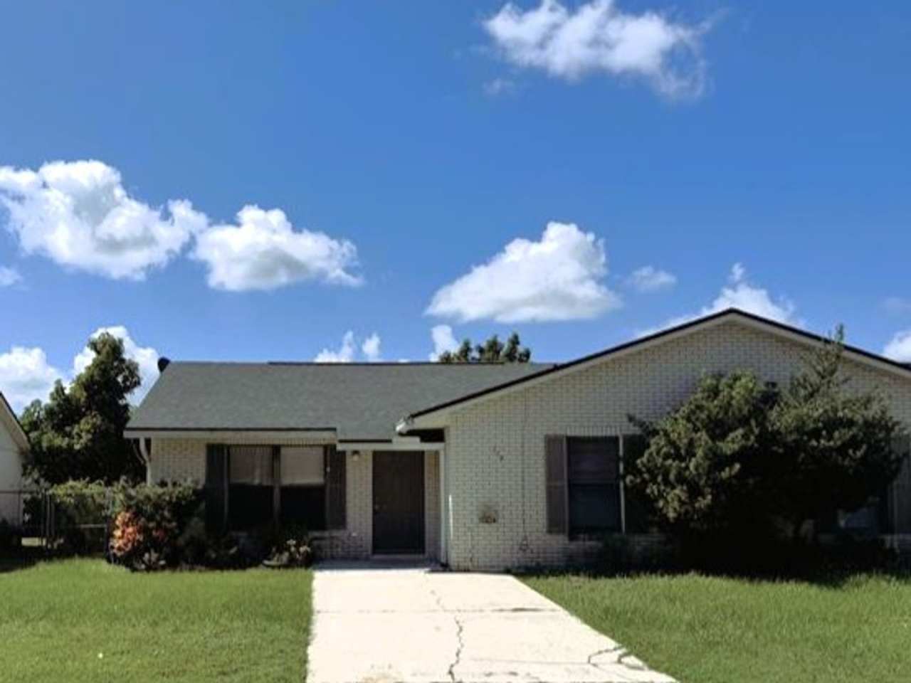 Charming  Affordable 2-Bedroom Gem in Poinciana!