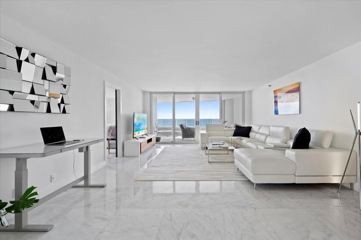 5200 N Ocean 905 Drive