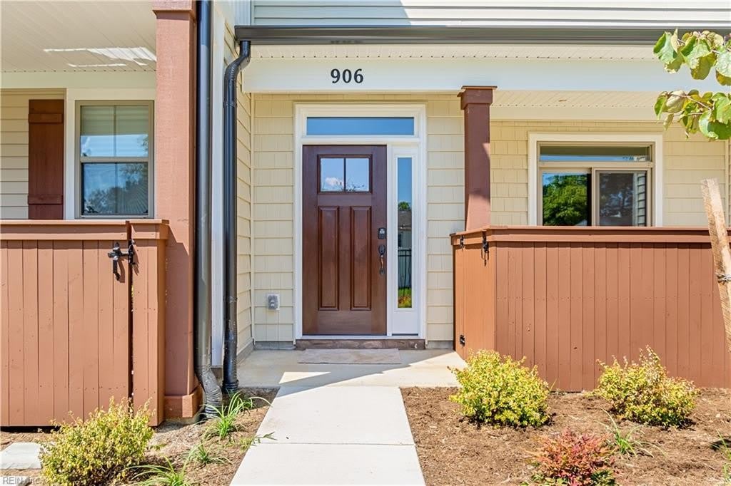 906 Watermark Way