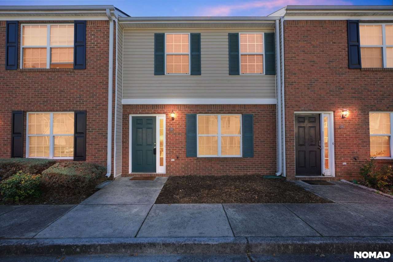 Charming 2BR/ 2.5 Bath Town House in Adairsville, GA