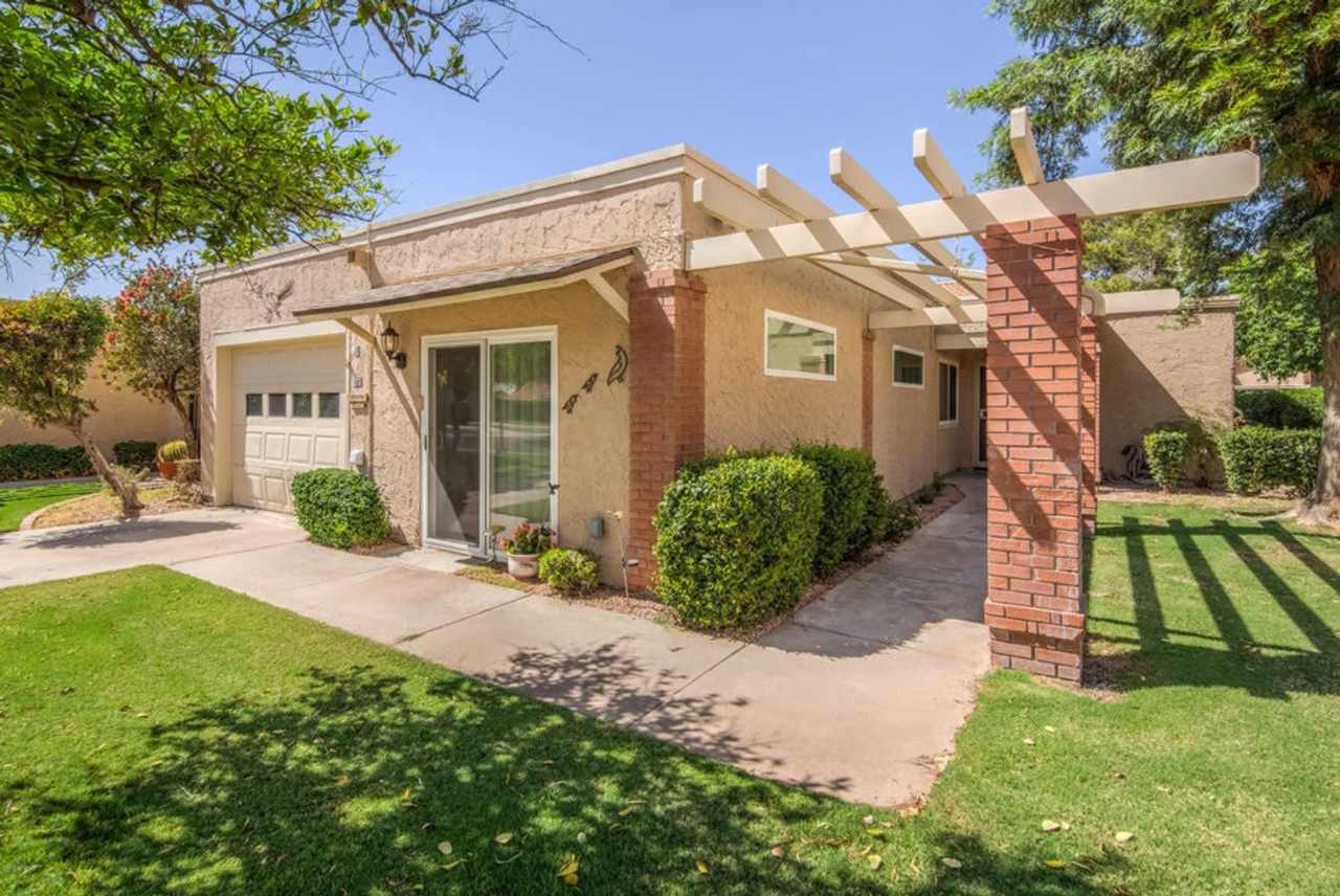 Welcome to this charming 2-bedroom, 2-bathroom home located in the vibrant 45+ Active Adult Resort community. Situated in the sought-after Leisure World community. Available May through November 2025!