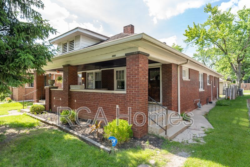 4908 East 10th Street - 4908 E 10th