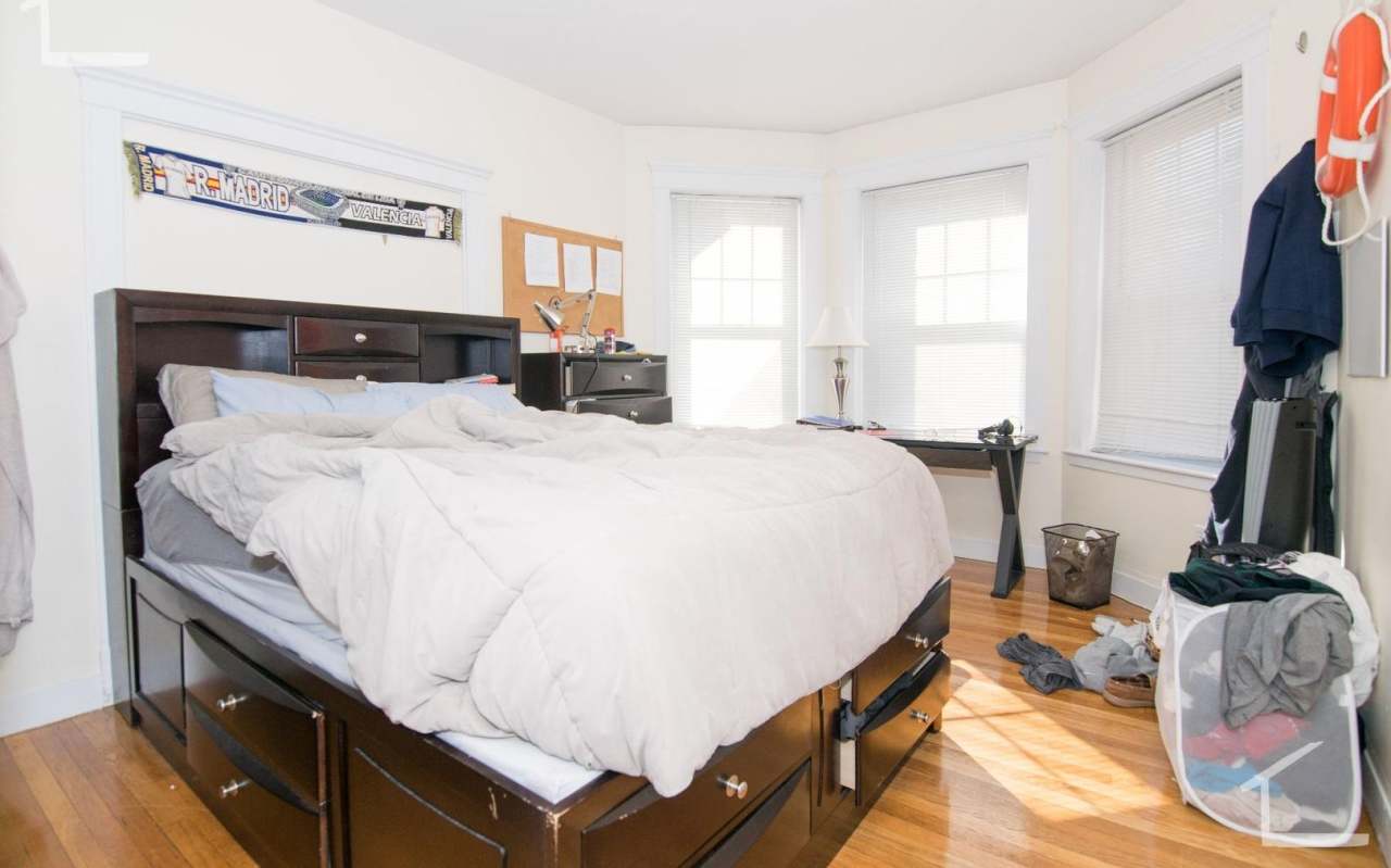 Large 5 Bedroom Apartment by BU Available for September 1st, 2026