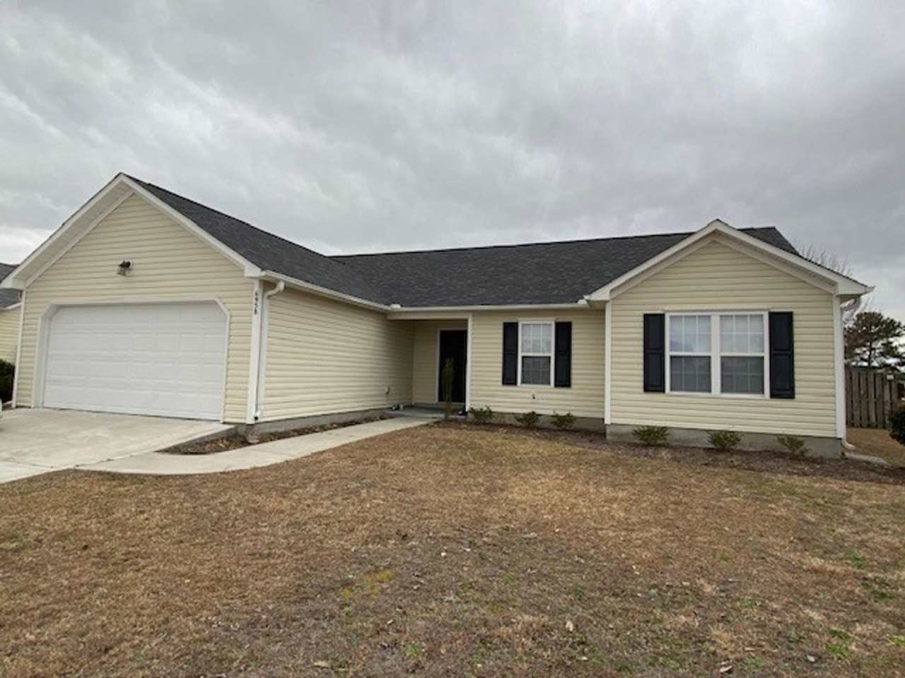 Welcome to this beautiful 4 bedroom, 2 bathroom home located in the desirable area of Wilmington, NC.