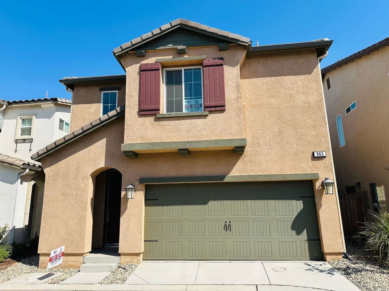 $2,195 Madera, Riverstone Community, HWY 41  Ave 12, HOA Pool, Solar, 3 Bed - Thurman Way