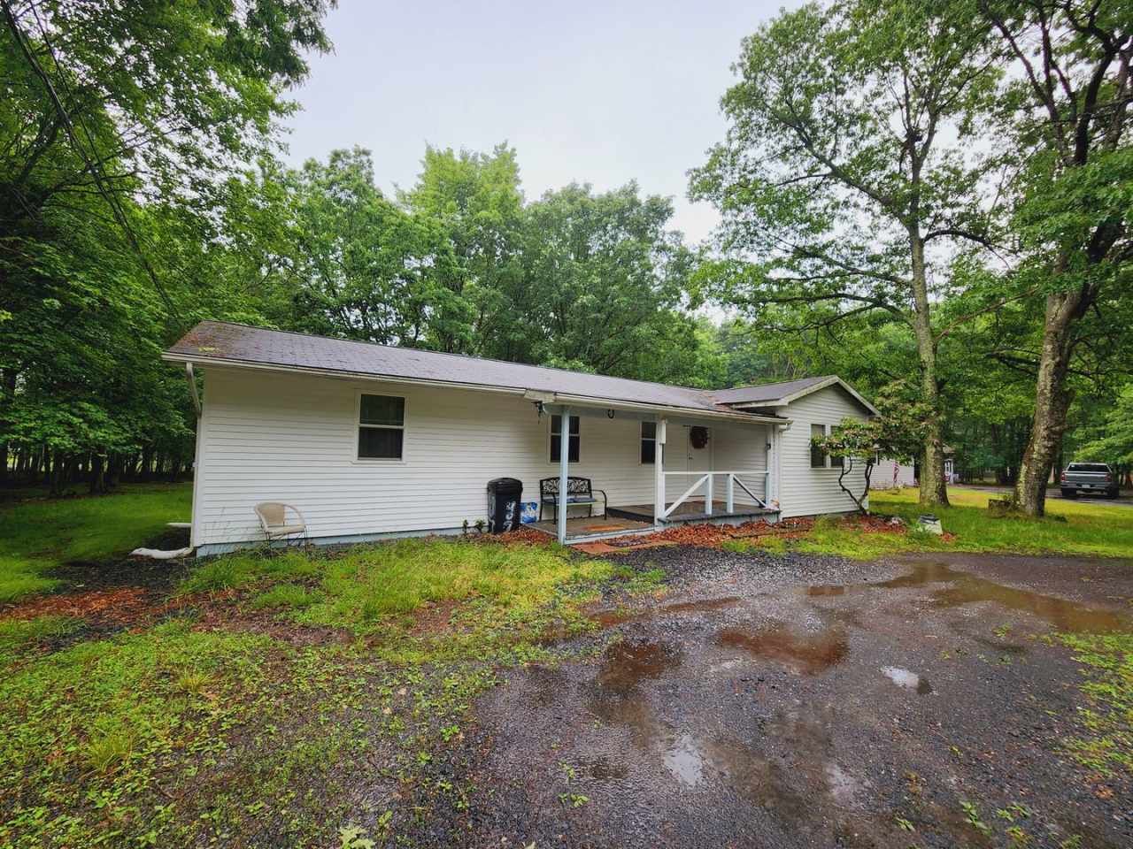 Updated 2 bedroom Home in Amenity Filled Community